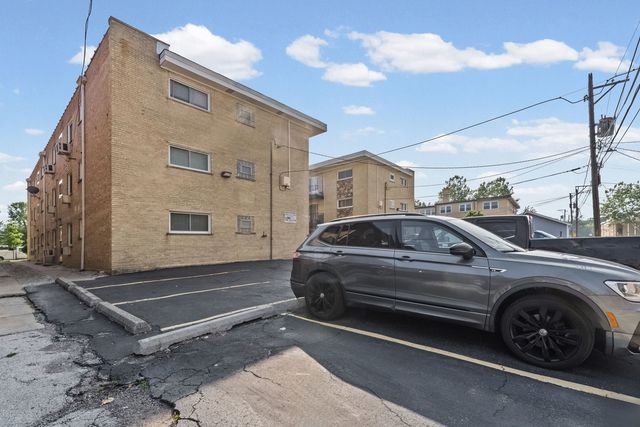 6811 N Olmsted Avenue 205, Chicago, IL 60631