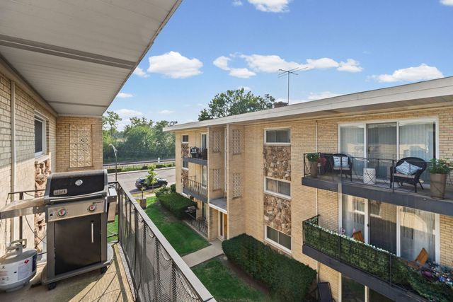 6811 N Olmsted Avenue 205, Chicago, IL 60631