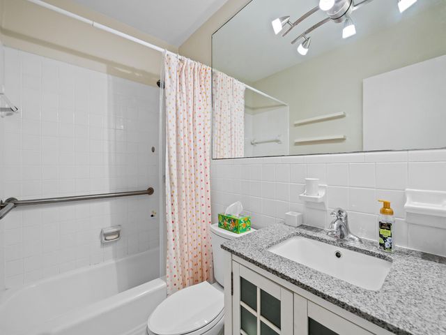 3201 SE 10th St A3, Pompano Beach, FL 33062