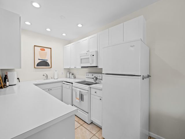 3201 SE 10th St A3, Pompano Beach, FL 33062