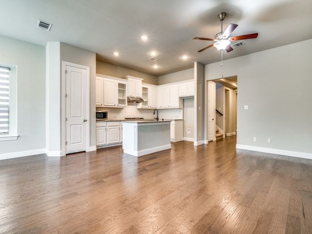 2156 Bailey Street, Carrollton, TX 75010