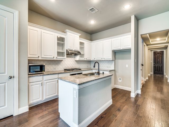 2156 Bailey Street, Carrollton, TX 75010