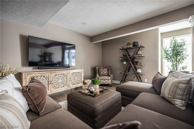 10179 Brookhaven Lane, Brecksville, OH 44141