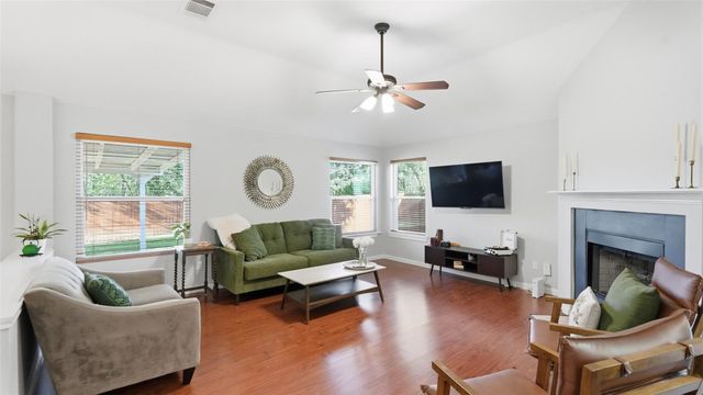 5513 Kayview DR, Austin, TX 78749