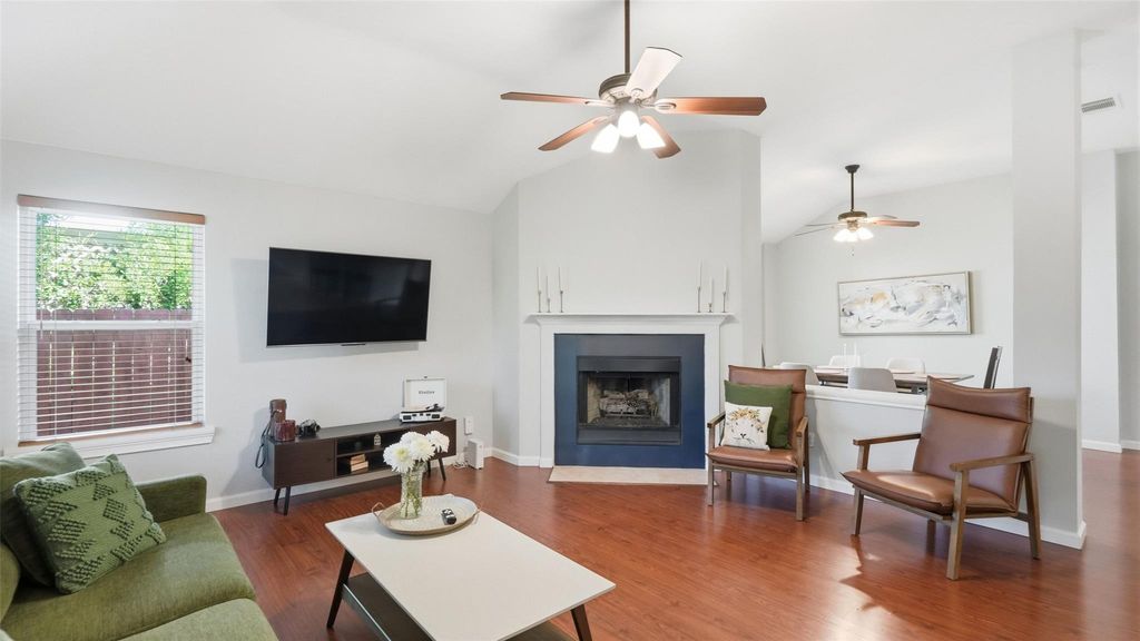 5513 Kayview DR, Austin, TX 78749