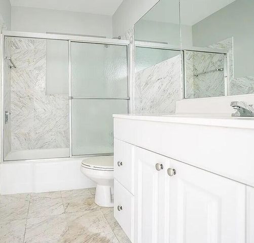 131 N Golfview Road 4, Lake Worth, FL 33460