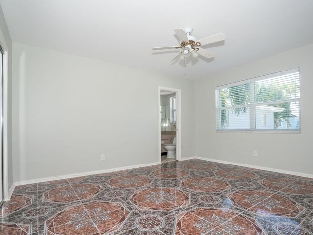 131 N Golfview Road 4, Lake Worth, FL 33460