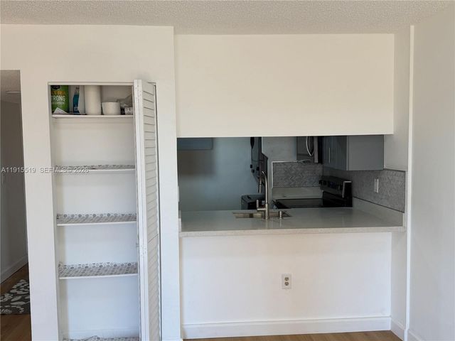 440 E 23rd St 1305, Hialeah, FL 33013