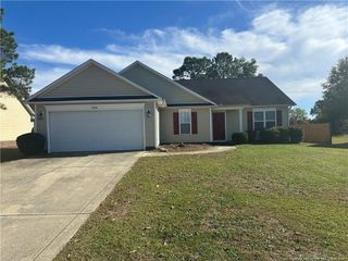 5724 Crepe Myrtle Drive, Hope Mills, NC 28348