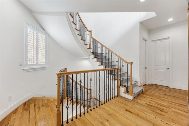 5622 Cohn Meadow Lane, Houston, TX 77007