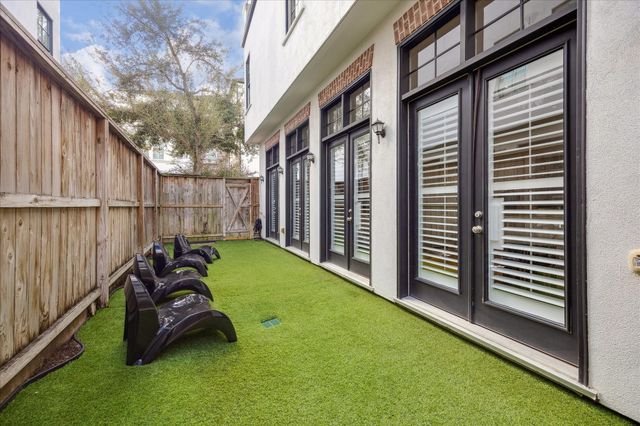 5622 Cohn Meadow Lane, Houston, TX 77007