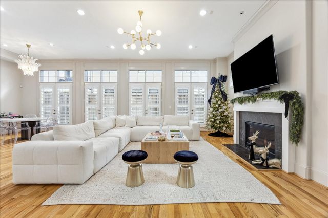 5622 Cohn Meadow Lane, Houston, TX 77007