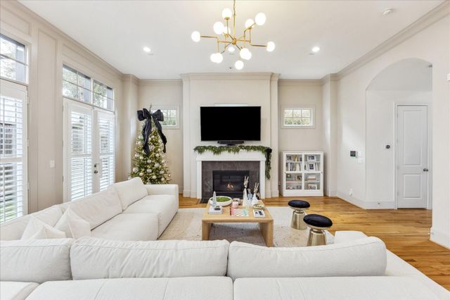 5622 Cohn Meadow Lane, Houston, TX 77007