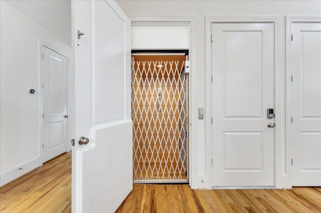 5622 Cohn Meadow Lane, Houston, TX 77007