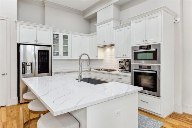 5622 Cohn Meadow Lane, Houston, TX 77007