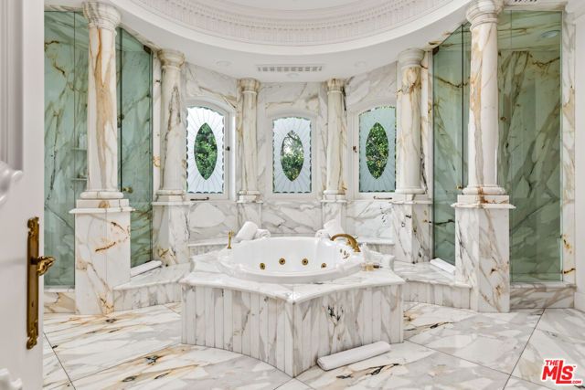 1091 Laurel Way, Beverly Hills, CA 90210