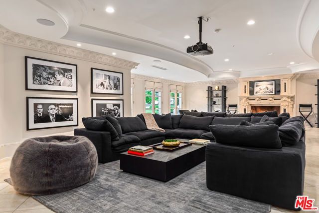 1091 Laurel Way, Beverly Hills, CA 90210