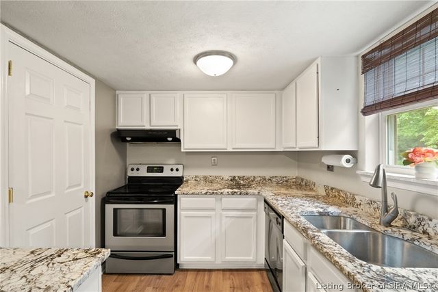 3041 Wooded Way, Jeffersonville, IN 47130