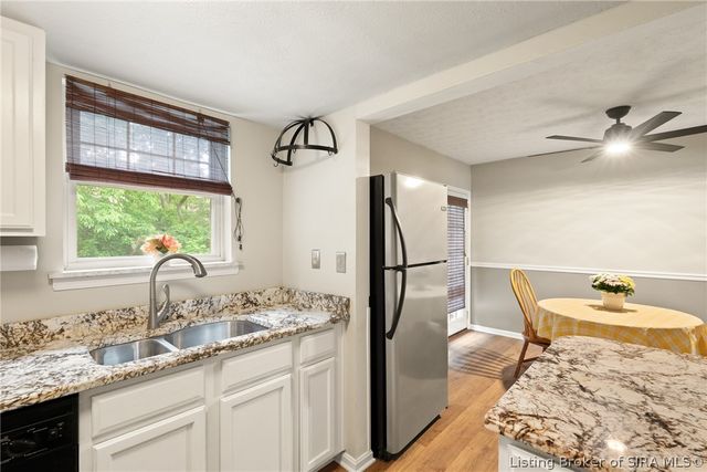 3041 Wooded Way, Jeffersonville, IN 47130
