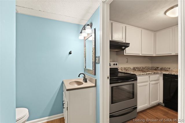 3041 Wooded Way, Jeffersonville, IN 47130
