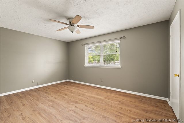3041 Wooded Way, Jeffersonville, IN 47130