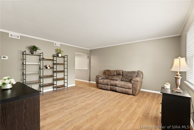 3041 Wooded Way, Jeffersonville, IN 47130