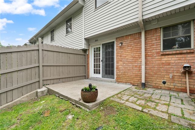 3041 Wooded Way, Jeffersonville, IN 47130