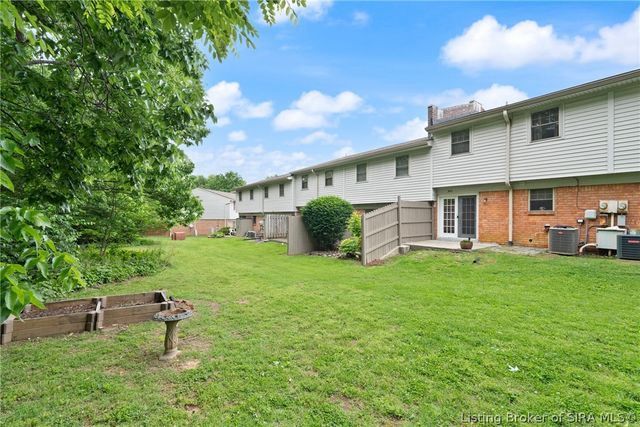 3041 Wooded Way, Jeffersonville, IN 47130