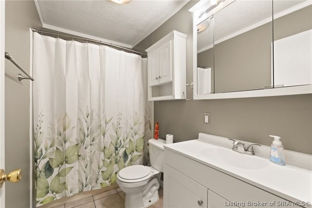 3041 Wooded Way, Jeffersonville, IN 47130