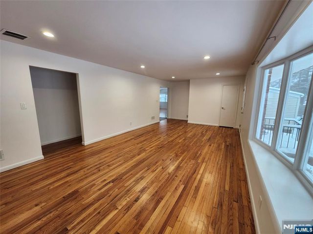 22 Tenakill Street, Closter, NJ 07624