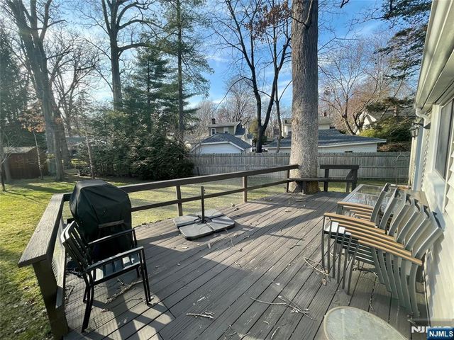 22 Tenakill Street, Closter, NJ 07624