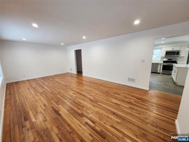 22 Tenakill Street, Closter, NJ 07624