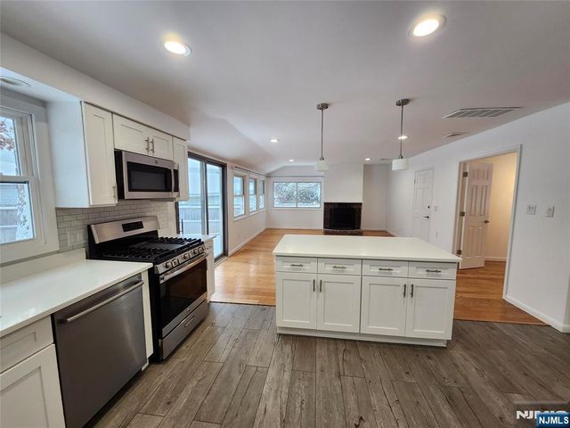 22 Tenakill Street, Closter, NJ 07624