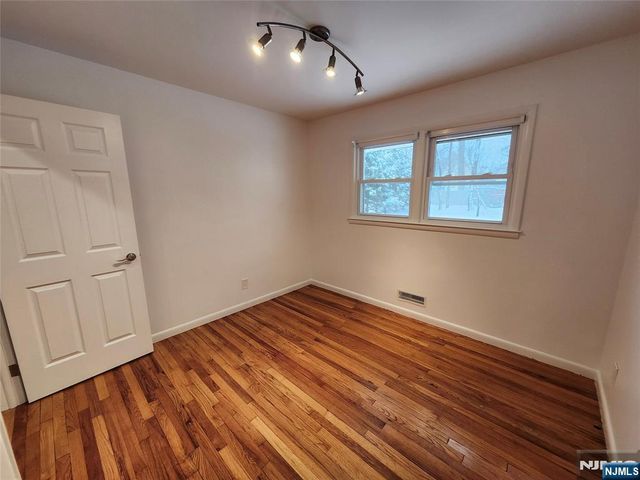 22 Tenakill Street, Closter, NJ 07624