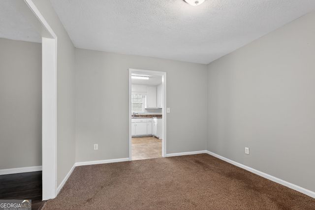 6925 Kimberland Gardens Lane, Lithonia, GA 30058