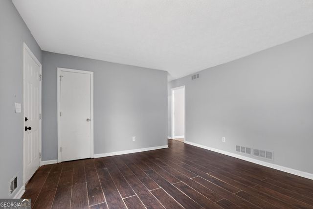 6925 Kimberland Gardens Lane, Lithonia, GA 30058