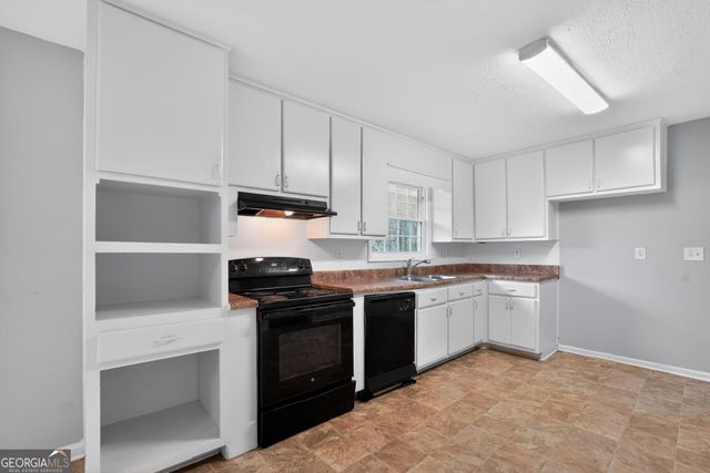 6925 Kimberland Gardens Lane, Lithonia, GA 30058