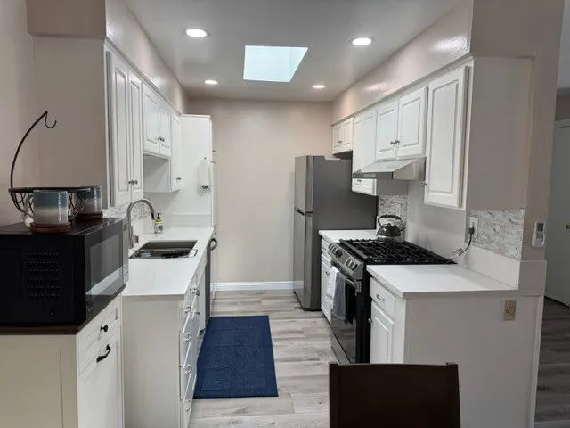 11138 Aqua Vista 29, North Hollywood, CA 91602