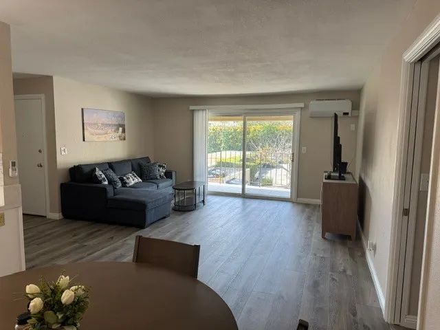 11138 Aqua Vista 29, North Hollywood, CA 91602
