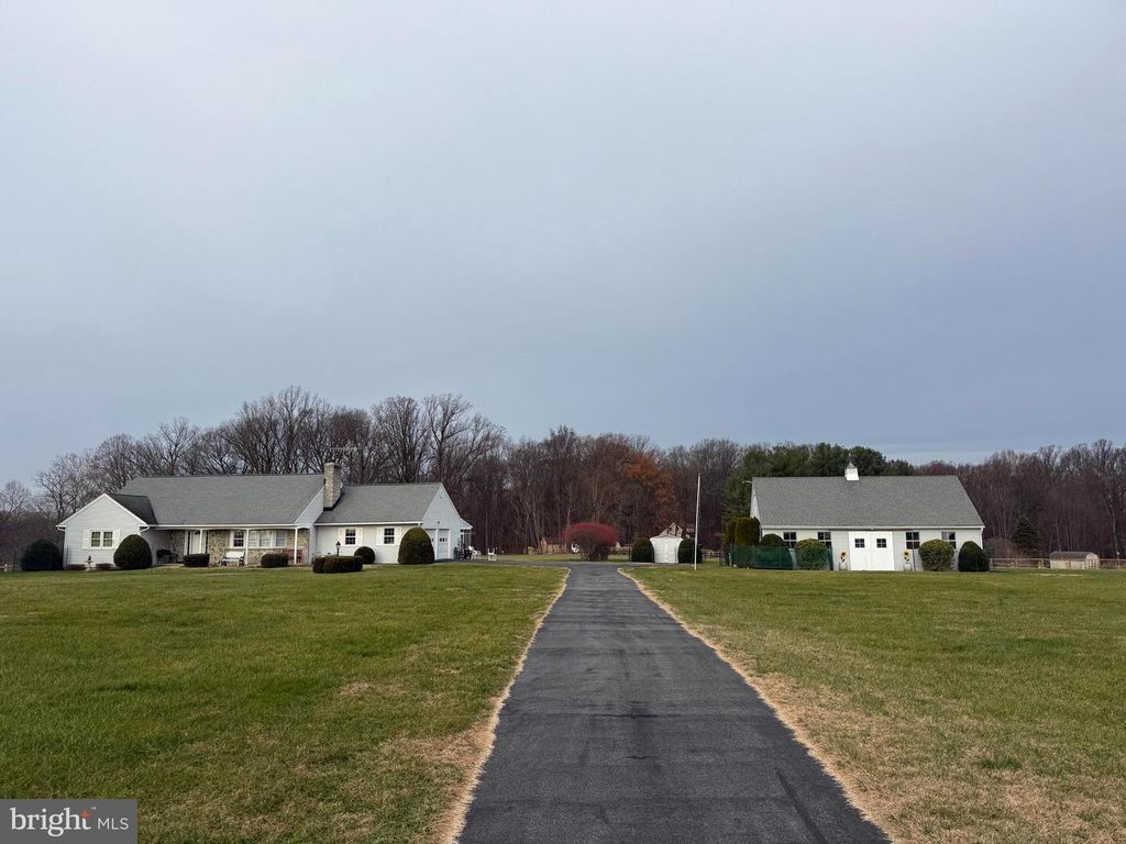 665 CHESTERVILLE RD, Landenberg, PA 19352