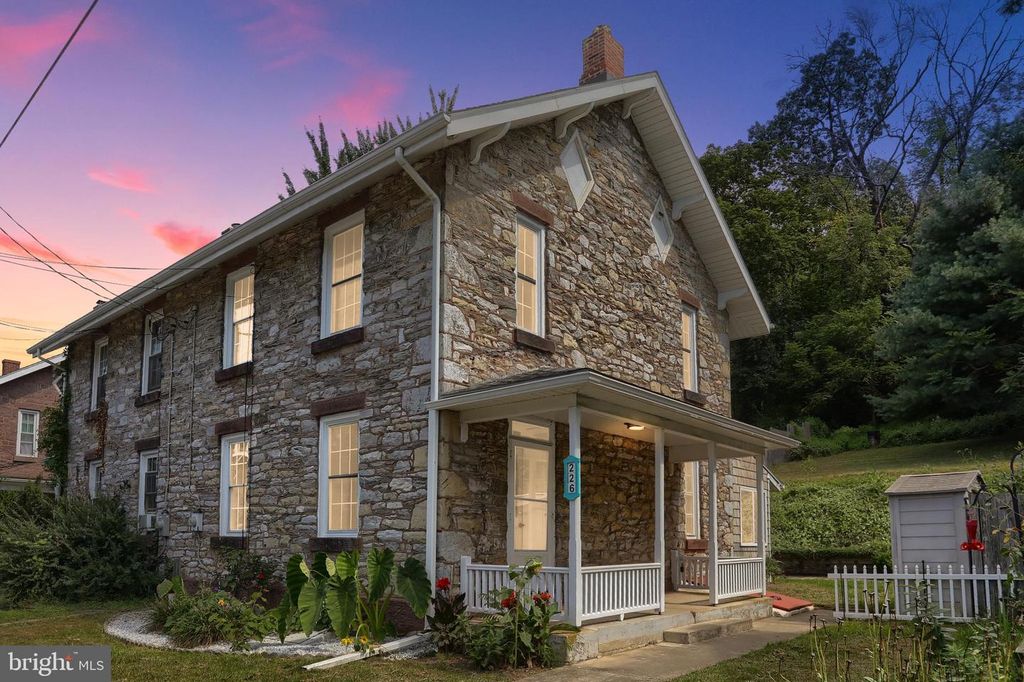 226 BURD COLEMAN RD, Lebanon, PA 17042