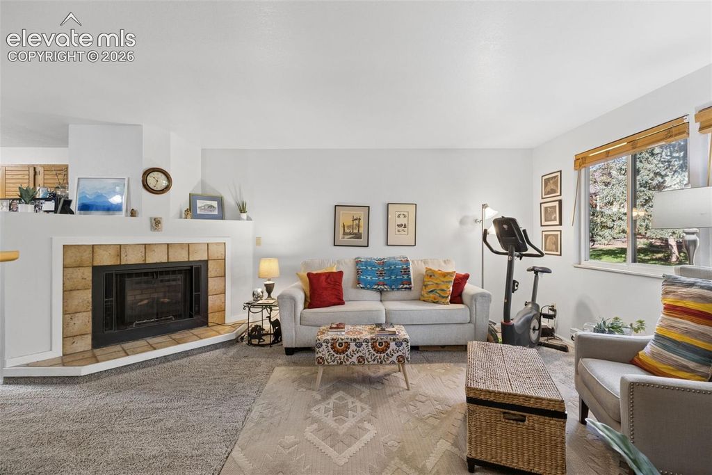 327 El Paso Boulevard H, Manitou Springs, CO 80829 — photo 3