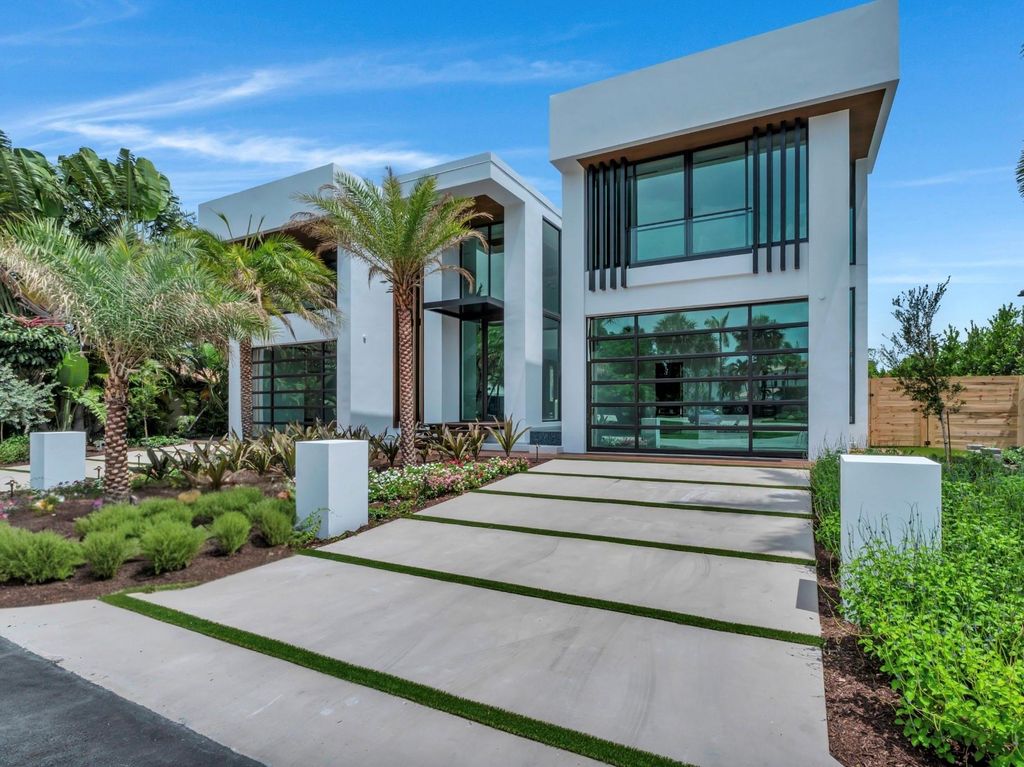 681 Golden Harbour Drive, Boca Raton, FL 33432