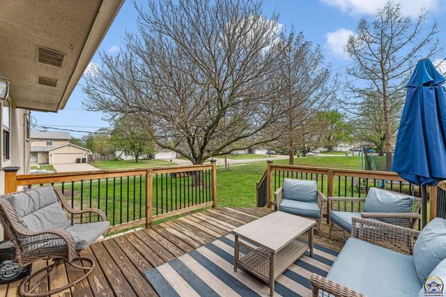 7401 SW 25th ST, Topeka, KS 66614