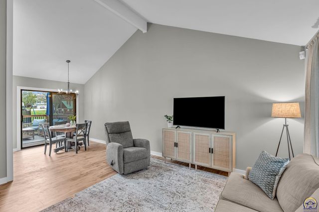 7401 SW 25th ST, Topeka, KS 66614
