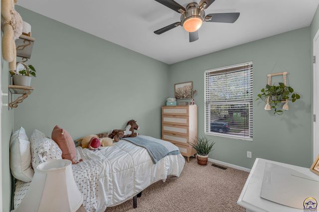 7401 SW 25th ST, Topeka, KS 66614