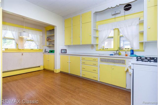 323 East Street, Milford, MI 48381