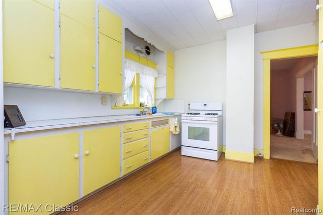 323 East Street, Milford, MI 48381