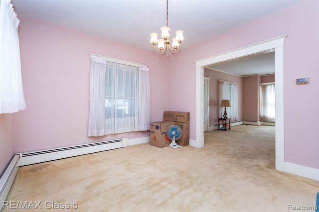 323 East Street, Milford, MI 48381