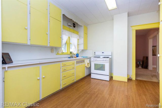 323 East Street, Milford, MI 48381